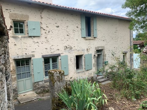 House in the heart of Vouvant