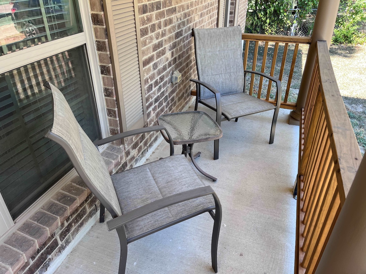 ~ No cleaning fees! ~ Pretty Great East ATX House