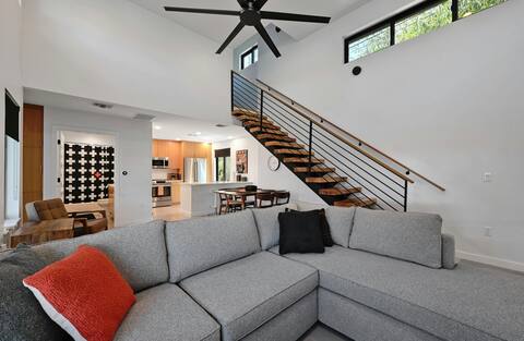Successful Airbnb property: Luxurious Modern Spacious 3BR Home Close to DT in Dawson