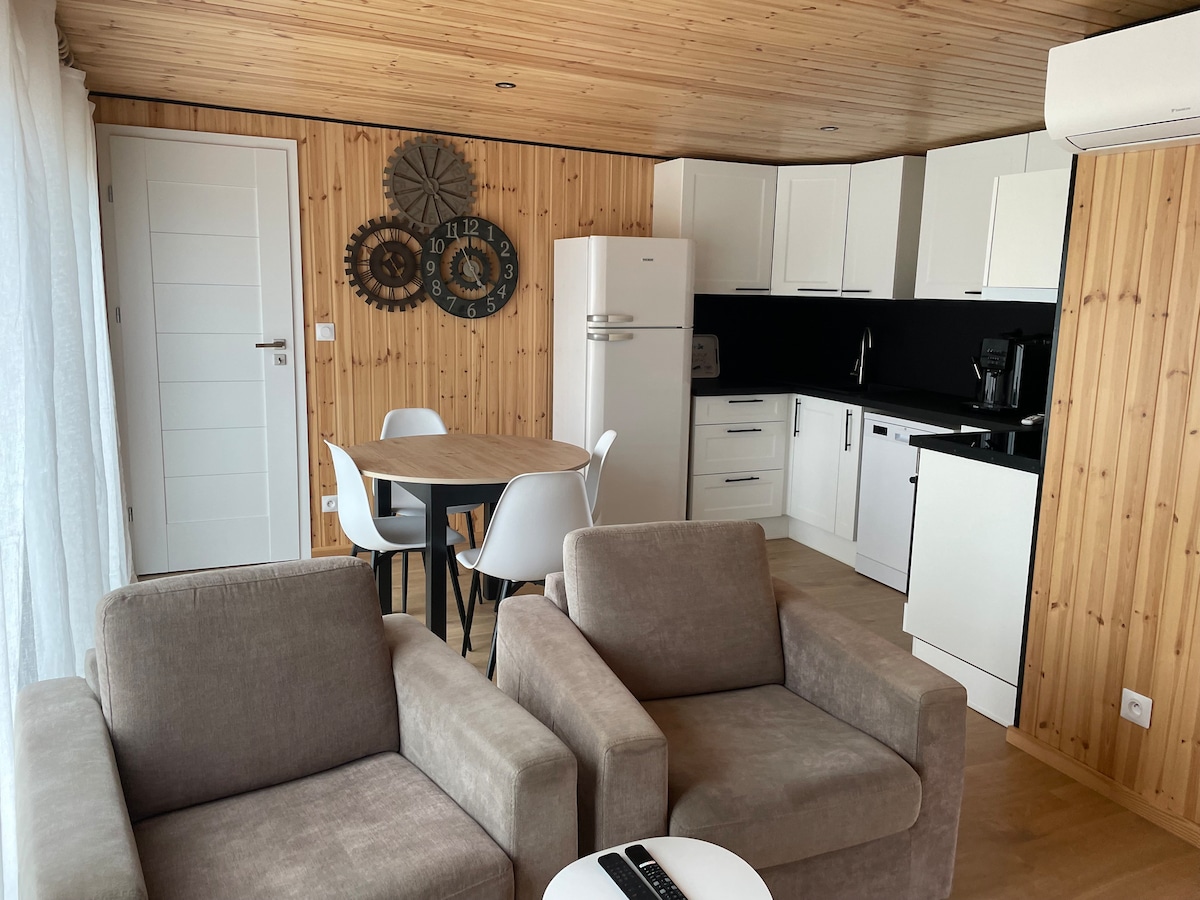 Top performing Airbnb: Amélia's Cottage in Petit Caux