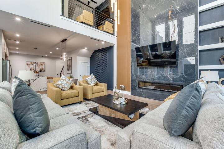 Luxurious Newly Built 5BR 5BA | Rooftop W/ Grill gallery image 3