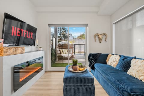Top Airbnb: The Era City Haven|2BR2BA|City Views in Crescent Heights