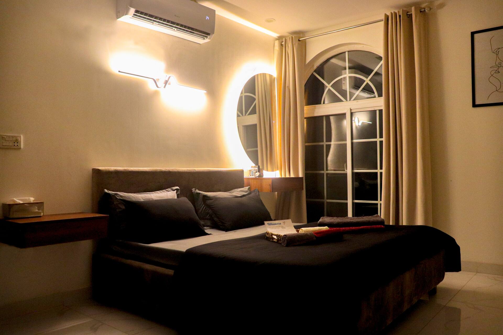 Sunny 1BHK | City Centre | Espresso | Workspace
