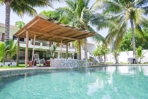 Villa Mona House on the Beach