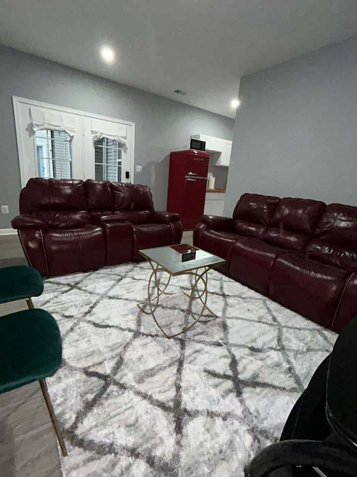 2 Bedroom Apt, Private Entry - Glen Burnie, MD