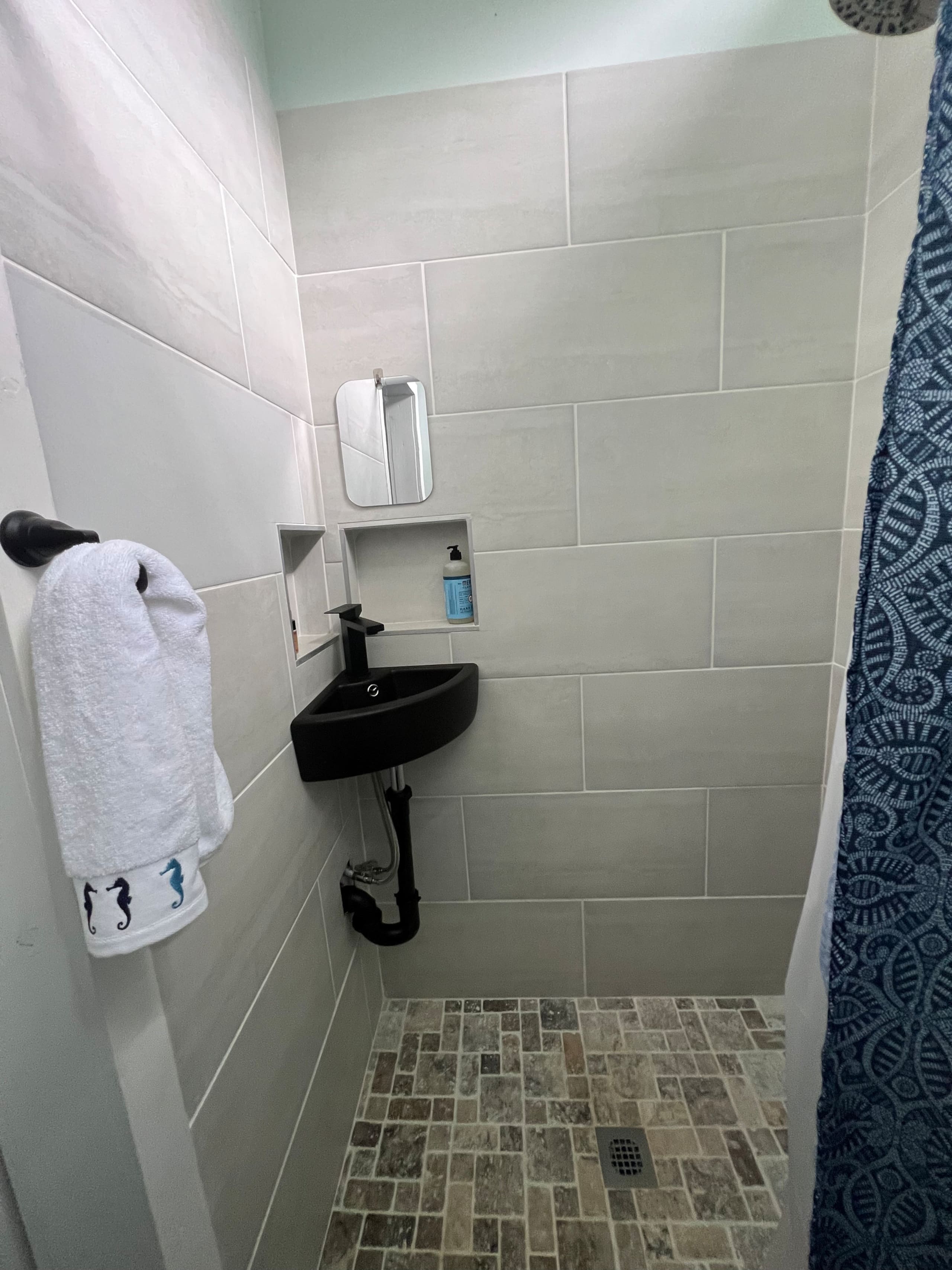 Cabin in Kealakekua · ★5.0 · 2 bedrooms · 2 beds · 2 private baths - Image 8