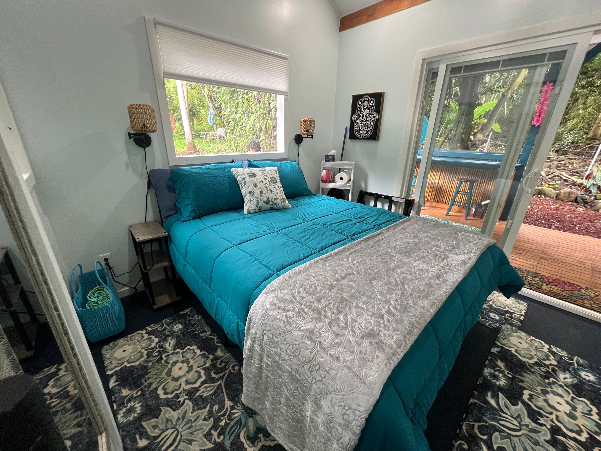 Cabin in Kealakekua · ★5.0 · 2 bedrooms · 2 beds · 2 private baths - Image 2