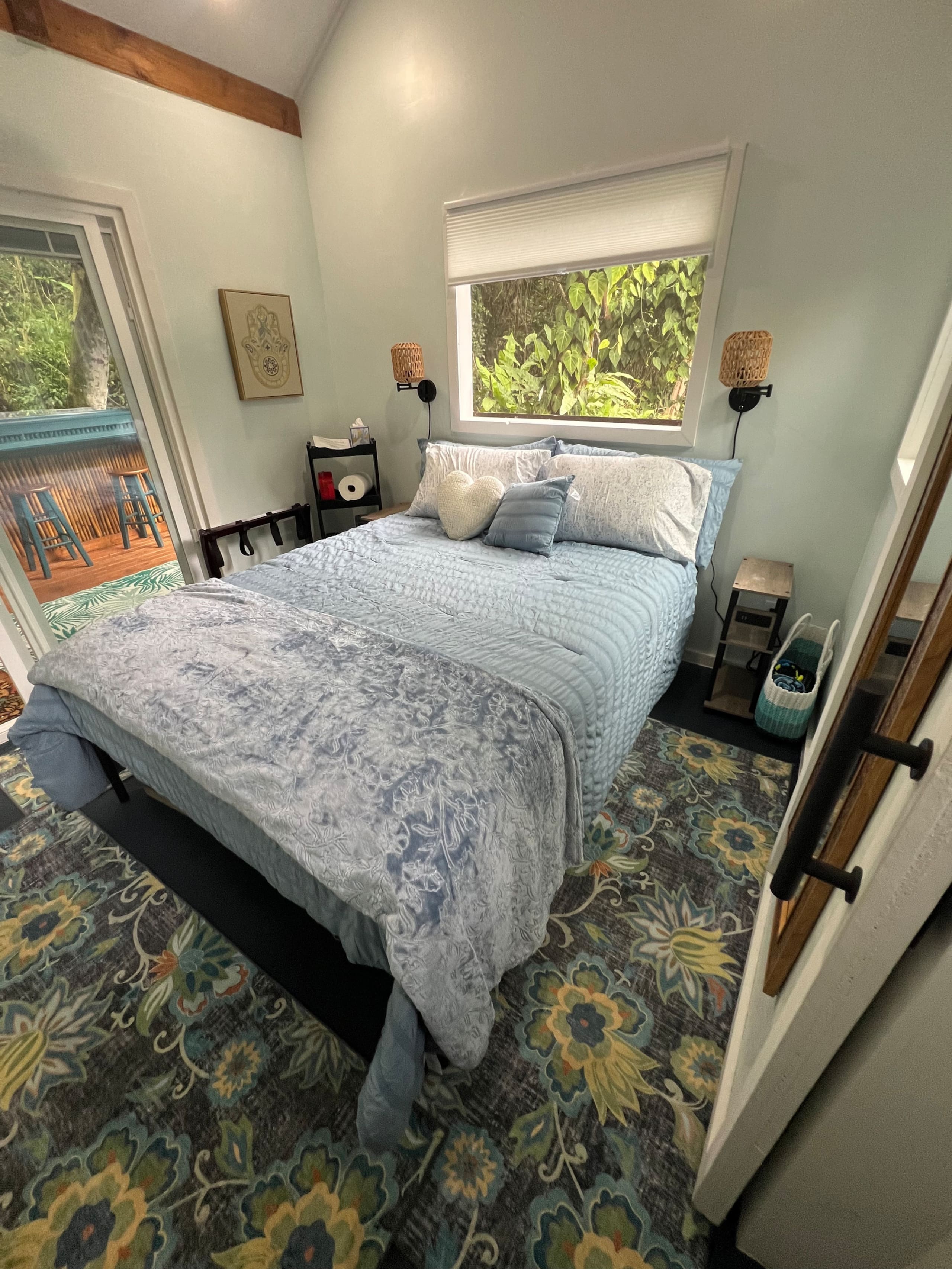 Cabin in Kealakekua · ★5.0 · 2 bedrooms · 2 beds · 2 private baths - Image 4
