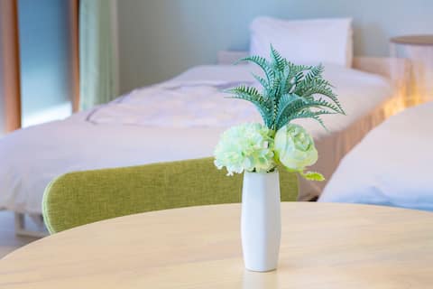 A refreshing and relaxing city. The castle and temple are within walking distance. You can also enjo