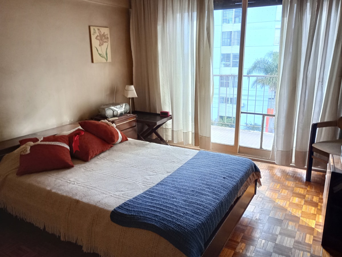 Habitación en departamento compartido en Belgrano