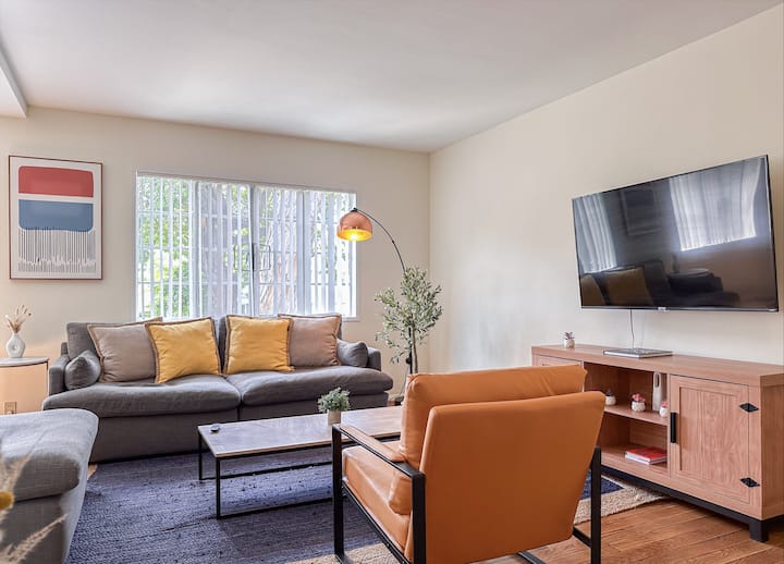 Townhome • 2 Queen Beds • Lacma - Beverly Hills, CA