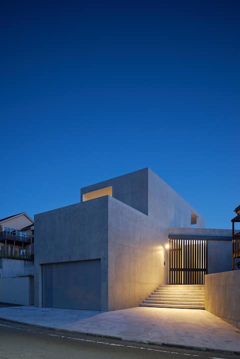 Marine House Hayama, a luxury cottage near the sea!