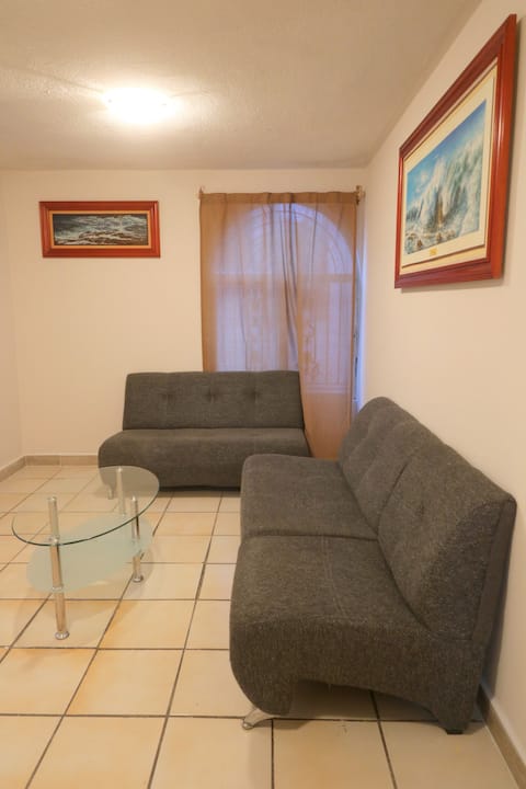 Top Airbnb: House Family Revueltas, Full House in Vista 2000