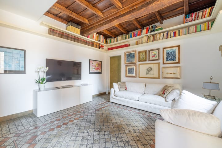 Prestigious 2 Bedrooms Domus In Forum Area - Monti