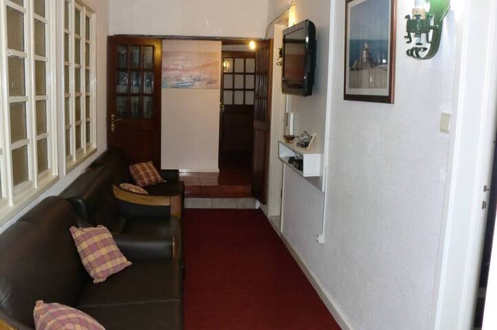 Complex 4 Houses-Check The Rules gallery image 2