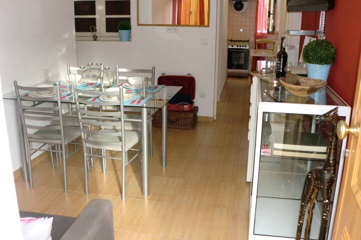 Complex 4 Houses-Check The Rules gallery image 3