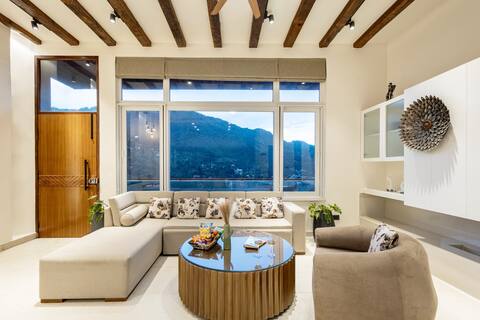 6-BHK | Terrace | Balcony | Lake View