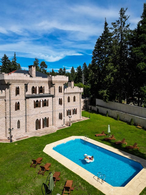 Private Castle for 10 • Spa • Pool • Fireplace