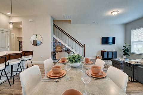 Sweet Valentine! | Carmel Townhome with garage!