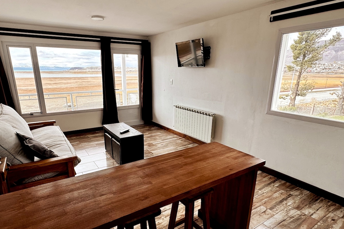 Top performing Airbnb: Apartment with incredible view facing the bay in El Calafate
