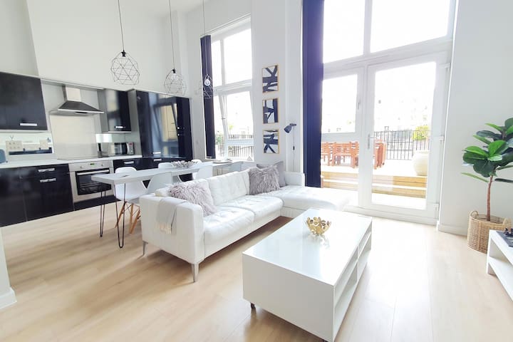 Modern Waterfront Park Duplex with Patio & Parking