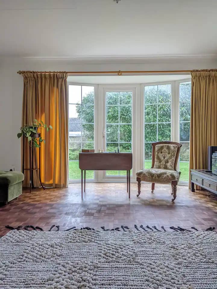 Garden House In Historic Town On Welsh Coast - Cowbridge