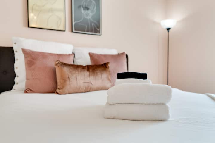 Dhoma gjumi 2 - Shtrati mbretëreshë