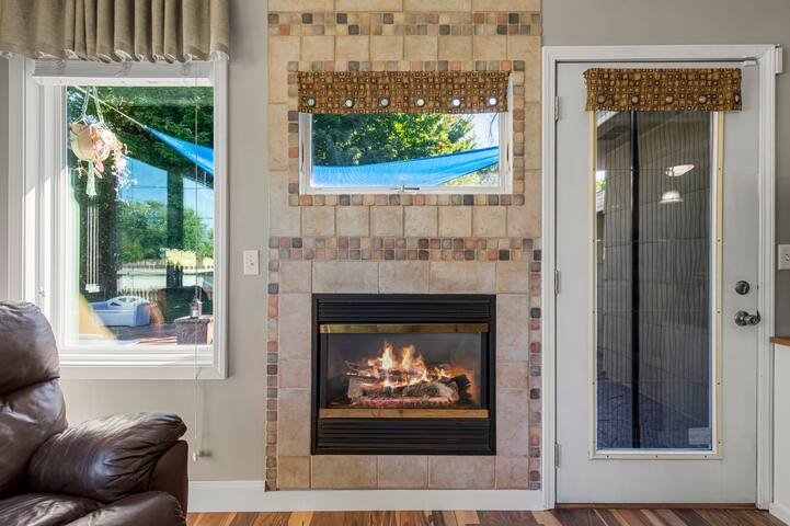 Cozy Home | 20min->MSP | Dogs gallery image 4