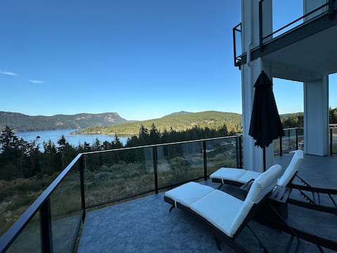 Maple Bay Luxury Living