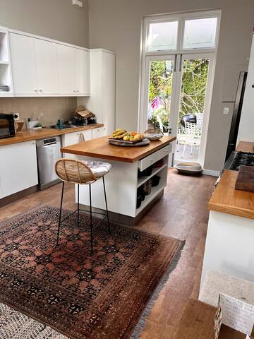 Upmarket, central Newlands home gallery image 4