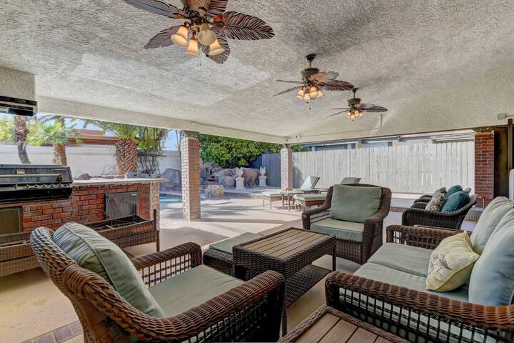 Luxury Villa 4 mile to strip/Convention Center gallery image 5