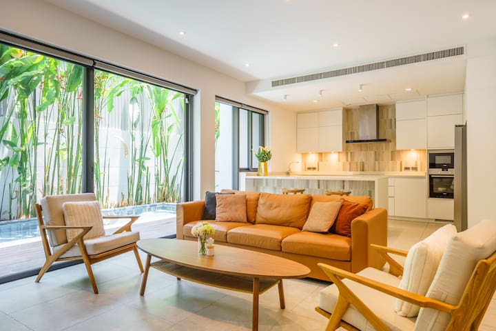 Designer 49 Pool Villa gallery image 2