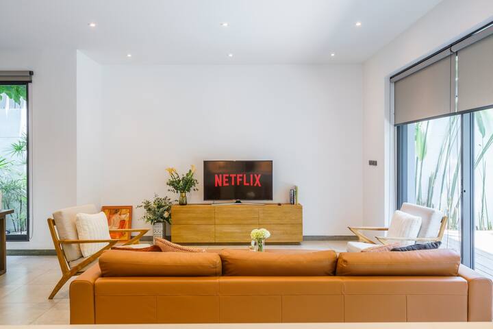 Designer 49 Pool Villa gallery image 4