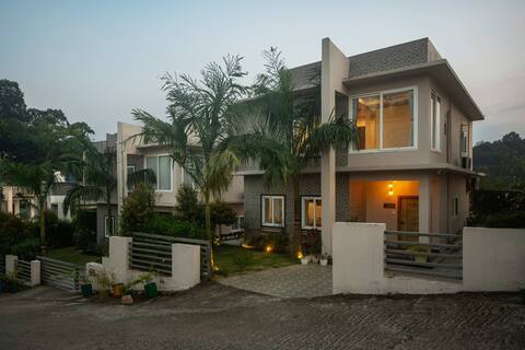 StayVista at Ohana 36 w/ Lawn, Gazebo, BBQ