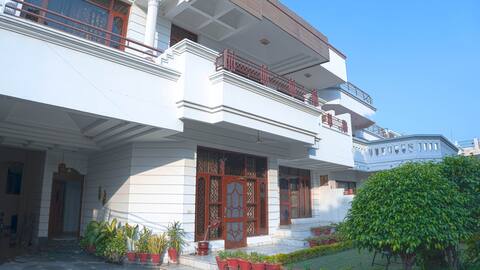 Livana: Full Home for Groups