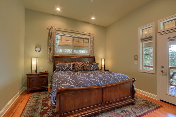 Bottom floor bedroom with king size bed