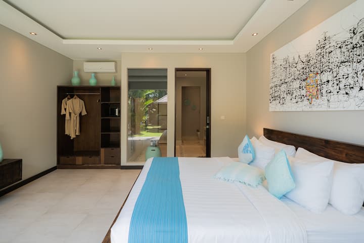 חדר שינה 4 מיטה זוגית - טלוויזיה - מלתחה -  מזגן - חדר רחצה צמוד  