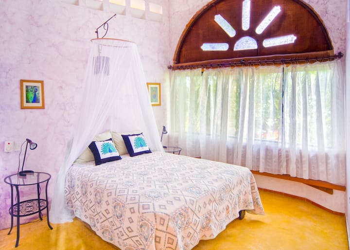 Master bedroom with Caribbean Queen bed (58 x 75 inches).
This is the size in the Dominican Republic.