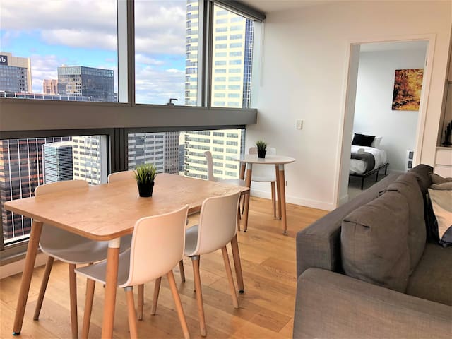 Spacious Dual-Apartments on Rose Lane gallery image 2