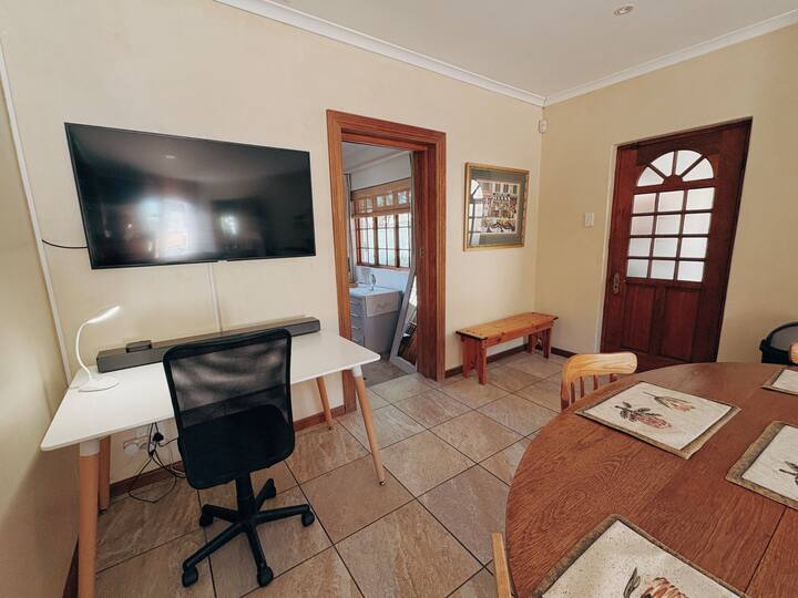 Workspace evidence from Cone Cottage, Pinelands, Cape Town