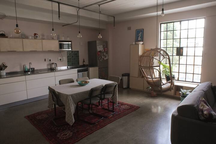 Apartment in Cape Town CBD gallery image 4