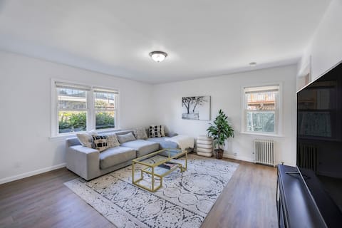 Modern 2Br 1 Bath W/Office Walking TO LIRR