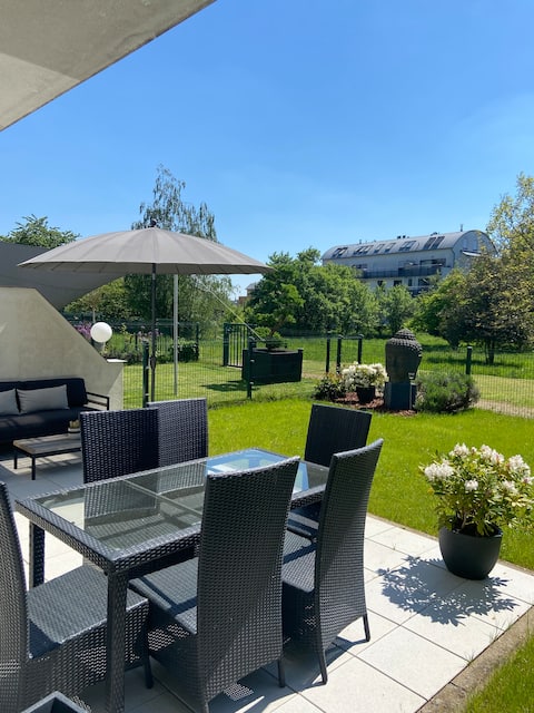 Two Rooms with Private Bathroom Garden and Parking