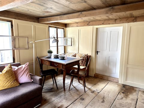 Private apartment in the historic guest house Rosalie