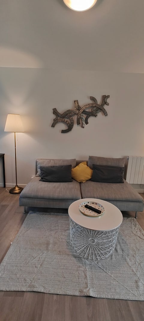 Popular Airbnb listing: large studio in the heart of the city (bicycle storage) in Fougères