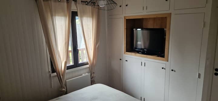 Izba Deer (1 manželská posteľ Queen) s dekodérom TV