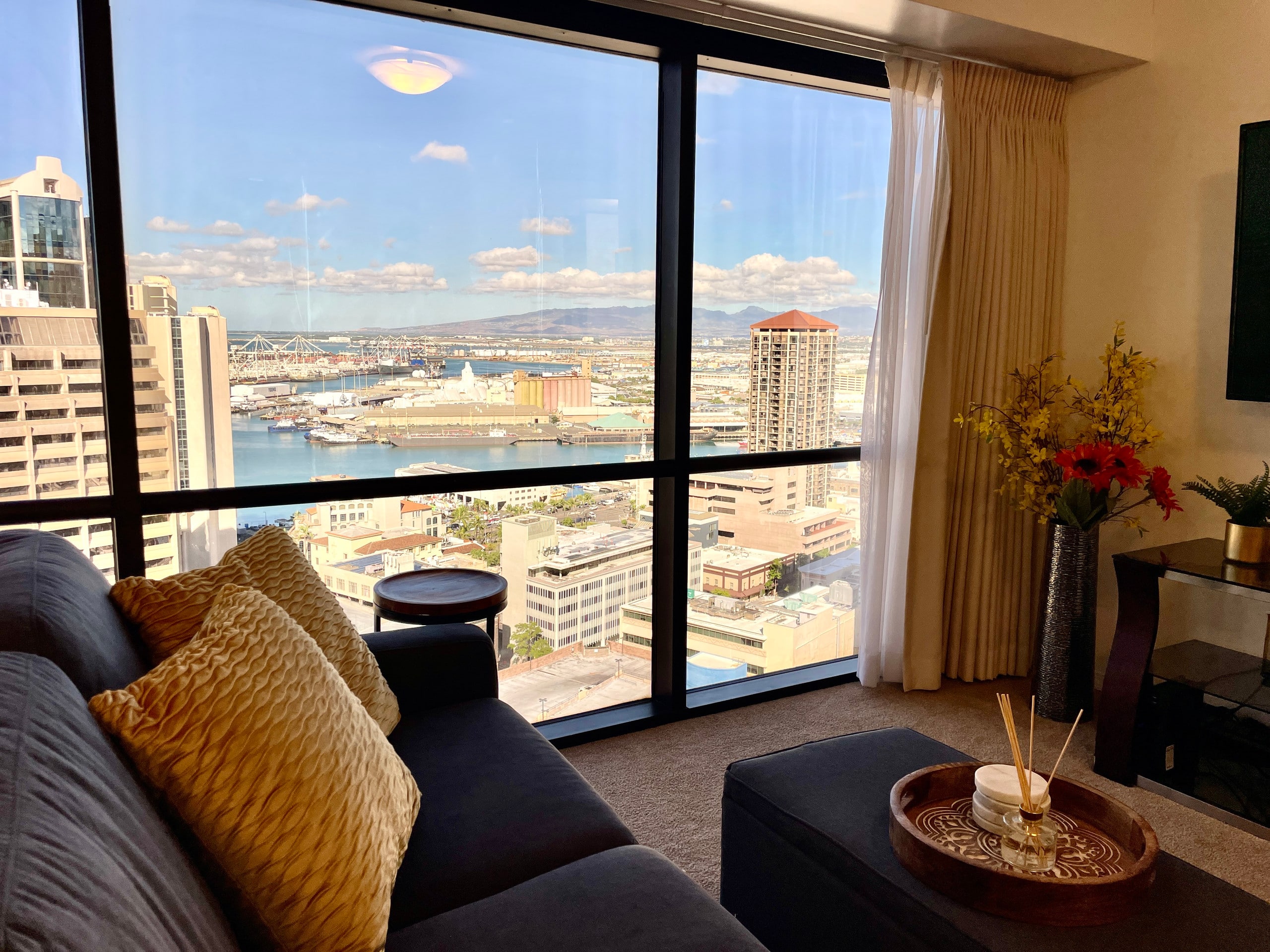 Honolulu Ocean View Abode w/ Parking, AC & Laundry - Image 3