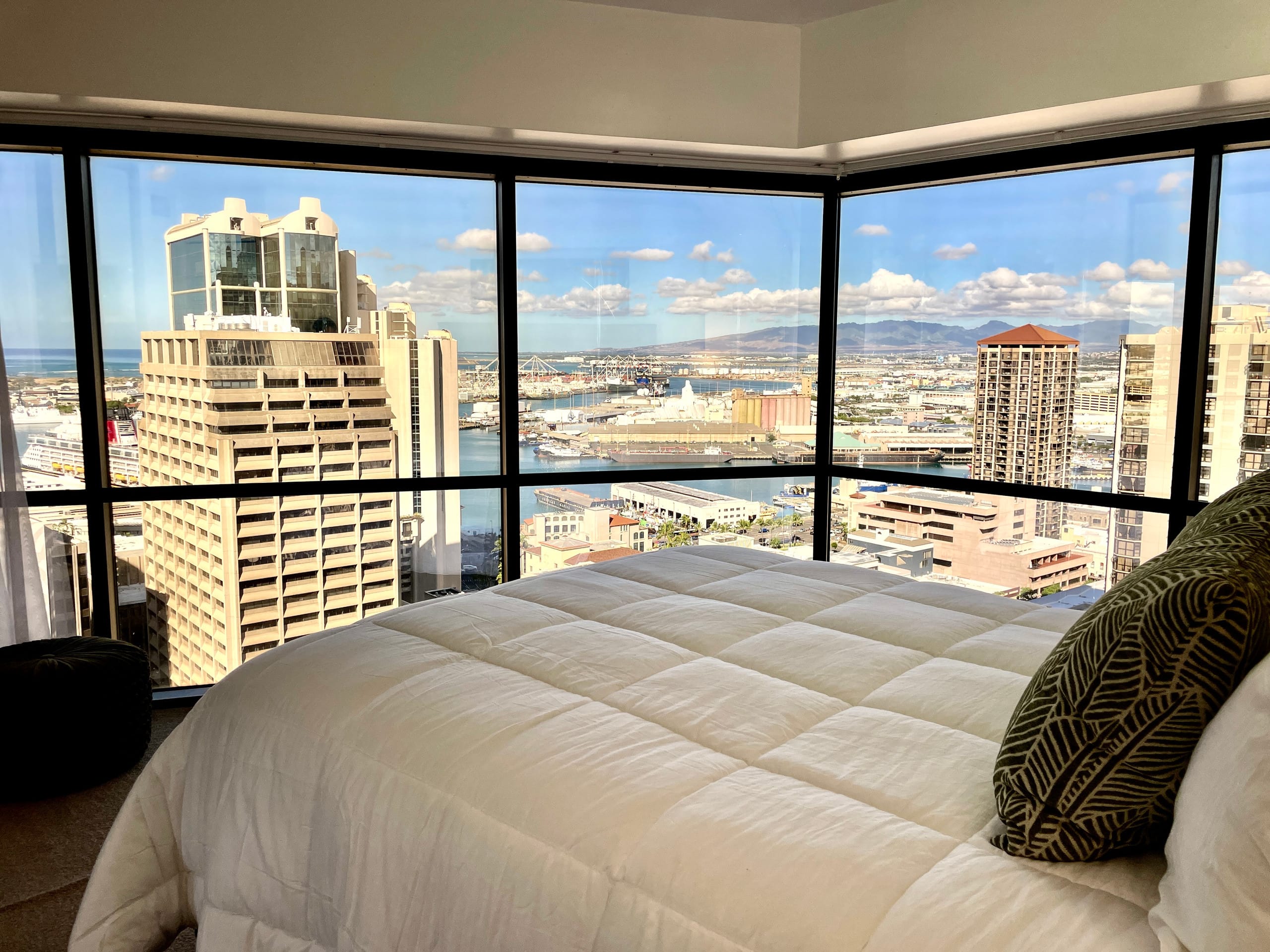 Honolulu Ocean View Abode w/ Parking, AC & Laundry - Image 12