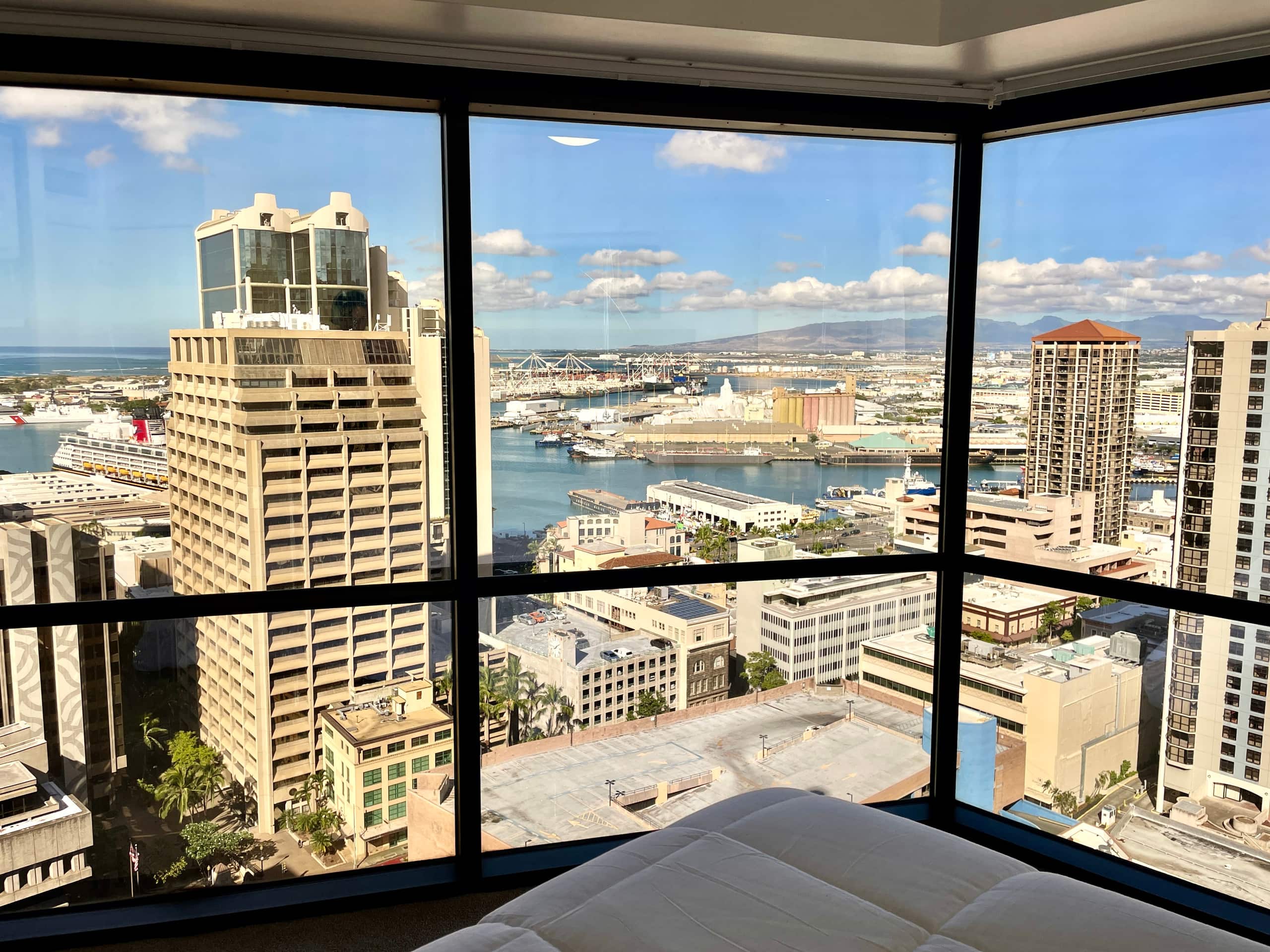 Honolulu Ocean View Abode w/ Parking, AC & Laundry - Image 17