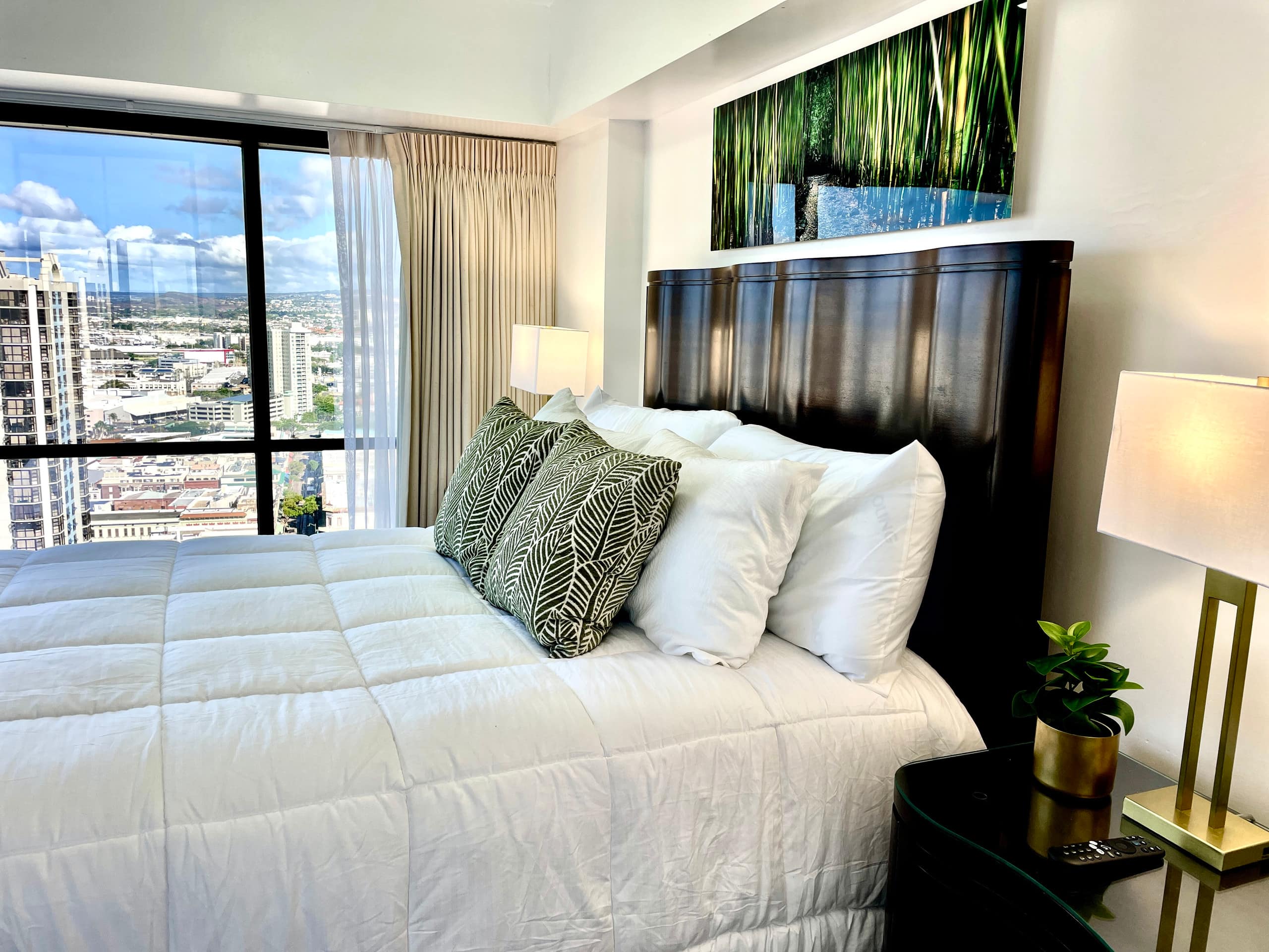 Honolulu Ocean View Abode w/ Parking, AC & Laundry - Image 13